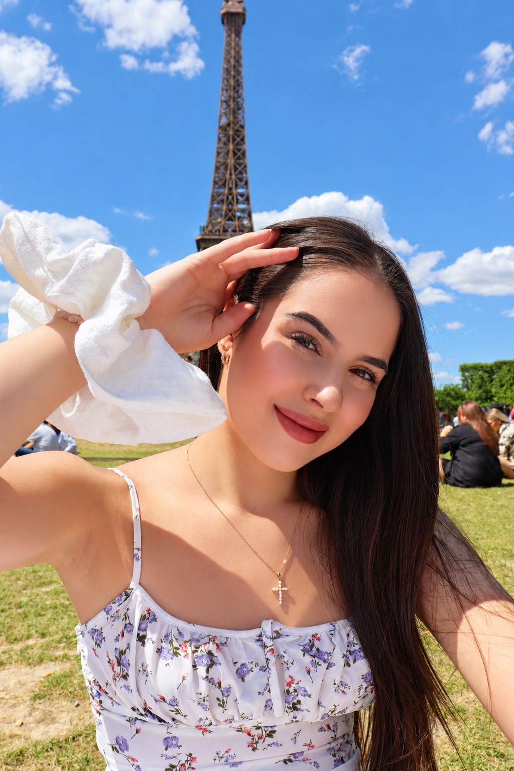 UN ÉTÉ À PARIS — 4